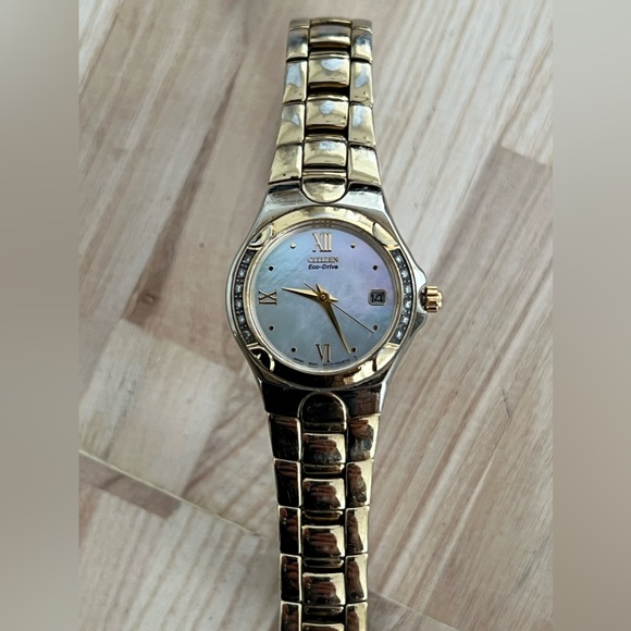 Citizen Eco-Drive Ladies Watch Genuine Diamonds Pearl Dial Gold Tone Bracelet - Picture 5 of 15